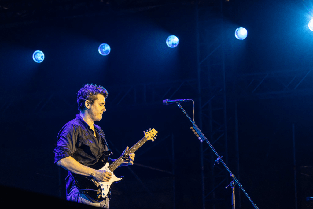 John Mayer Hits Peak Form, Awes Mumbai